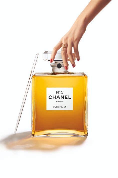 regali chanel economici|Il Gift Generator CHANEL: trova il regalo perfetto .